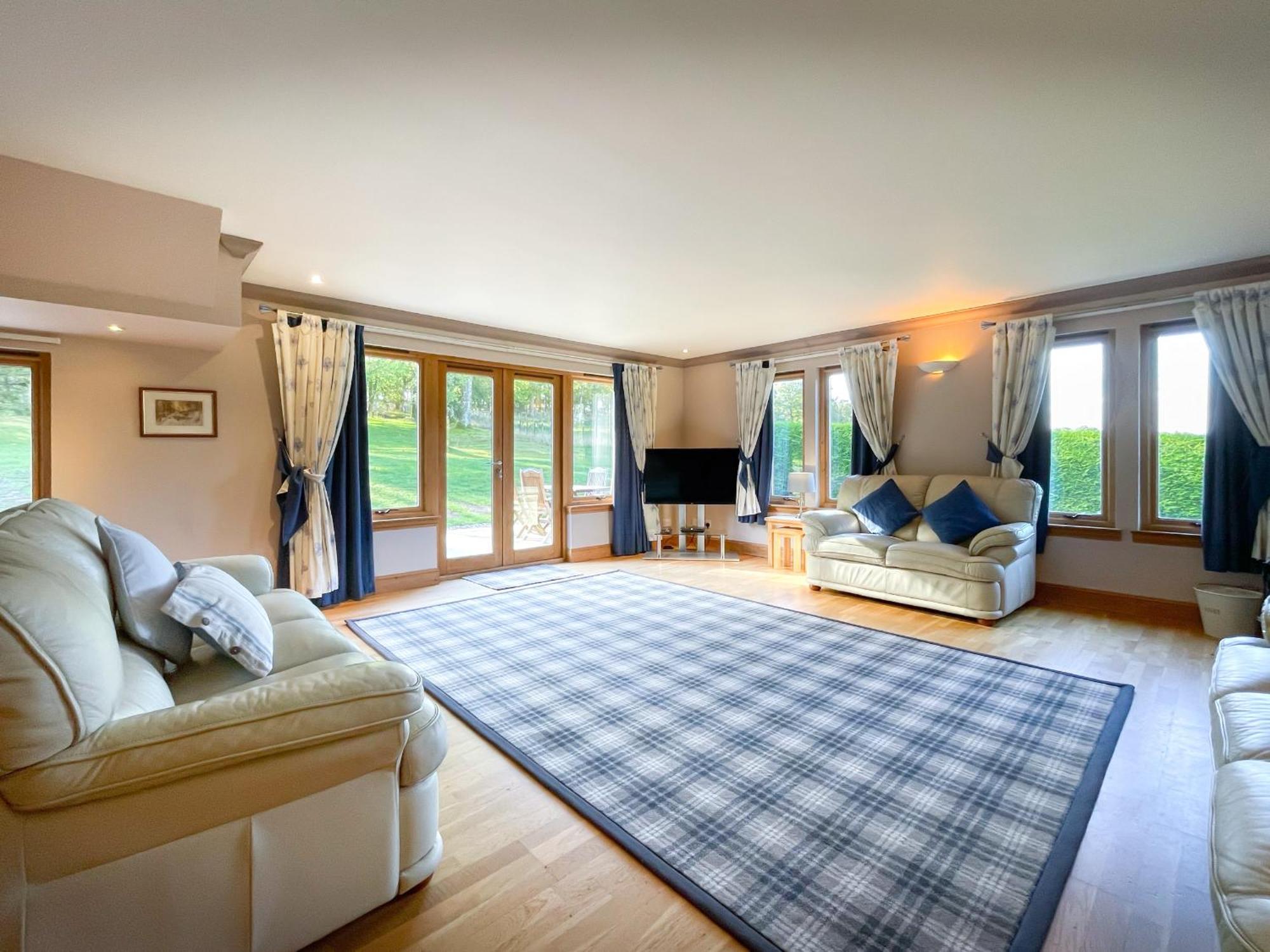 Loch Lomond Luxury Lodges Drymen Exterior photo